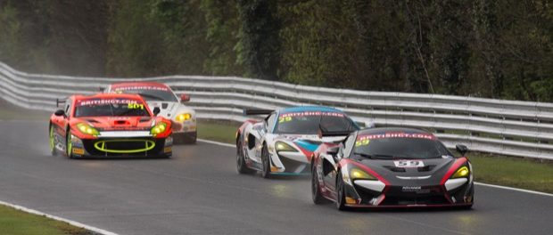 McLAREN 570S GT4 SCORES FIRST WIN OF 2017 AT OULTON PARK