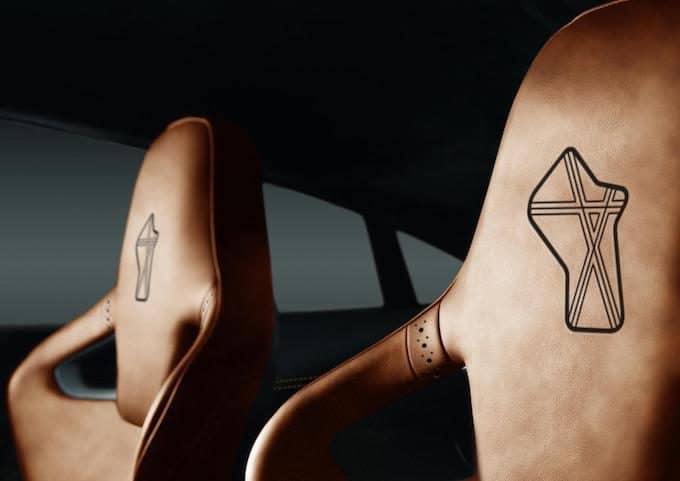 Speedback Silverstone Edition - Classically inspired, brogued and embrodied sport seats