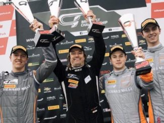 McLaren scores 1-2 finish at British GT opener at Oulton Park (1)