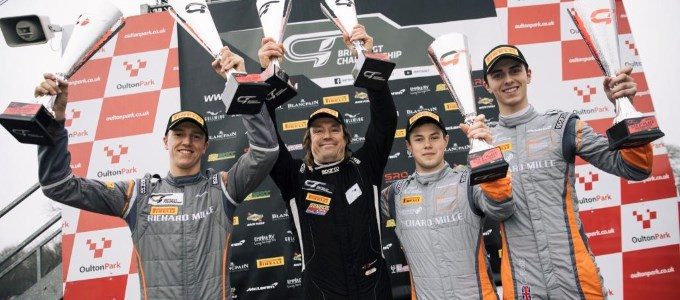 McLaren scores 1-2 finish at British GT opener at Oulton Park (1)