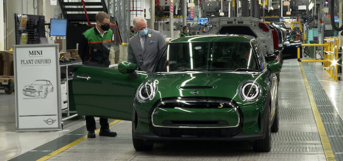 HRH The Prince of Wales celebrates 20 years of modern MINI production at Plant Oxford - Inspecting the Modern MINI