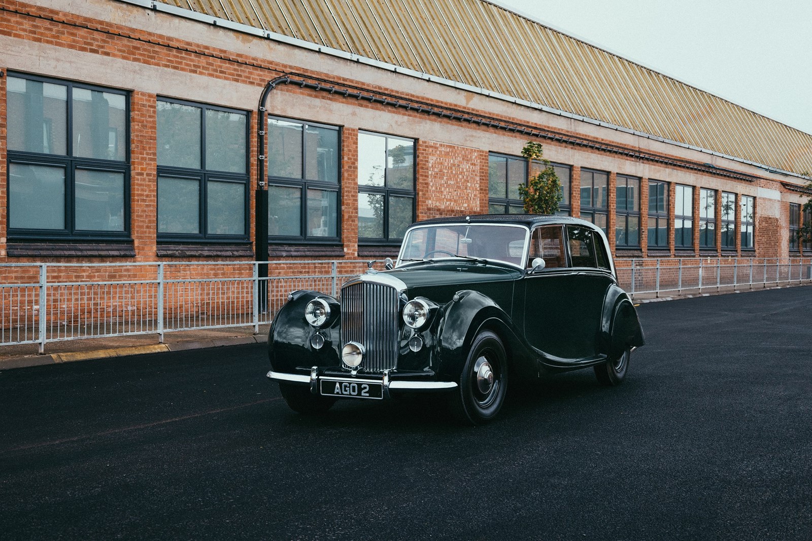 Two-tone 1950 Bentley Mark VI by H.J. Mulliner from the Bentley Heritage Collection