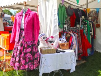 Spring Autojumble at Beaulieu - the vintage market