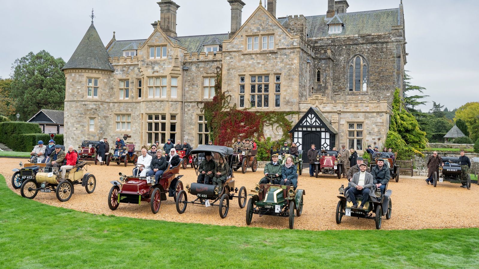 The Beaulieu Oak Run - pre-1905 veteran vehicles