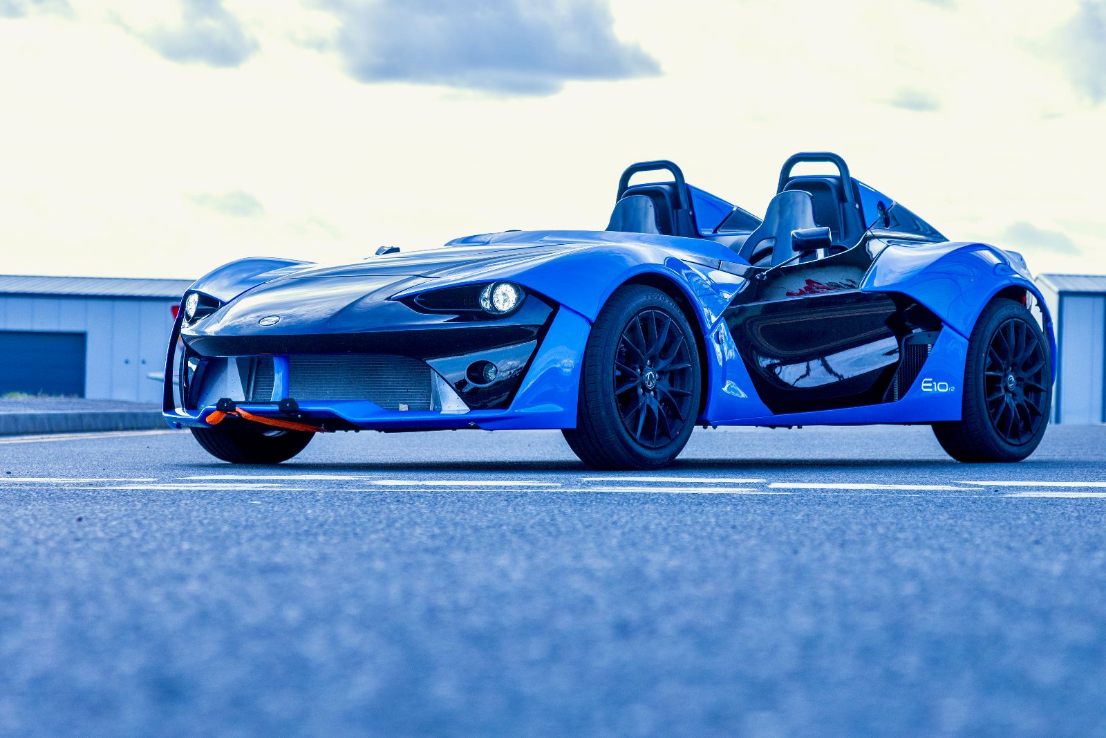 2027 Zenos E10 r2 front three-quarter view